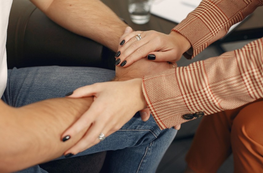 Infidelidad y confianza_ cómo reconstruir una relación después del golpe