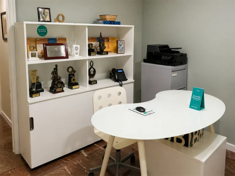 recepción en centro de psicología alborán en granada - alborán psicólogos en granada